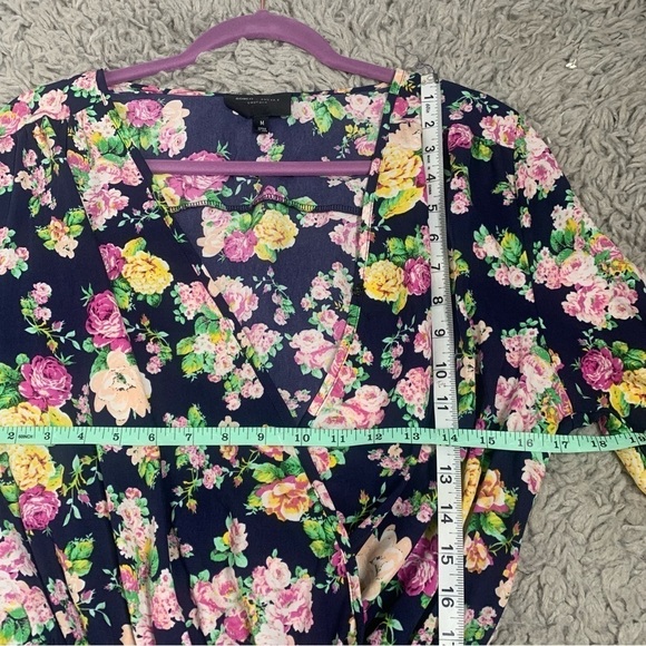 Romeo + Juliet Couture Floral Romper - Picture 11 of 13